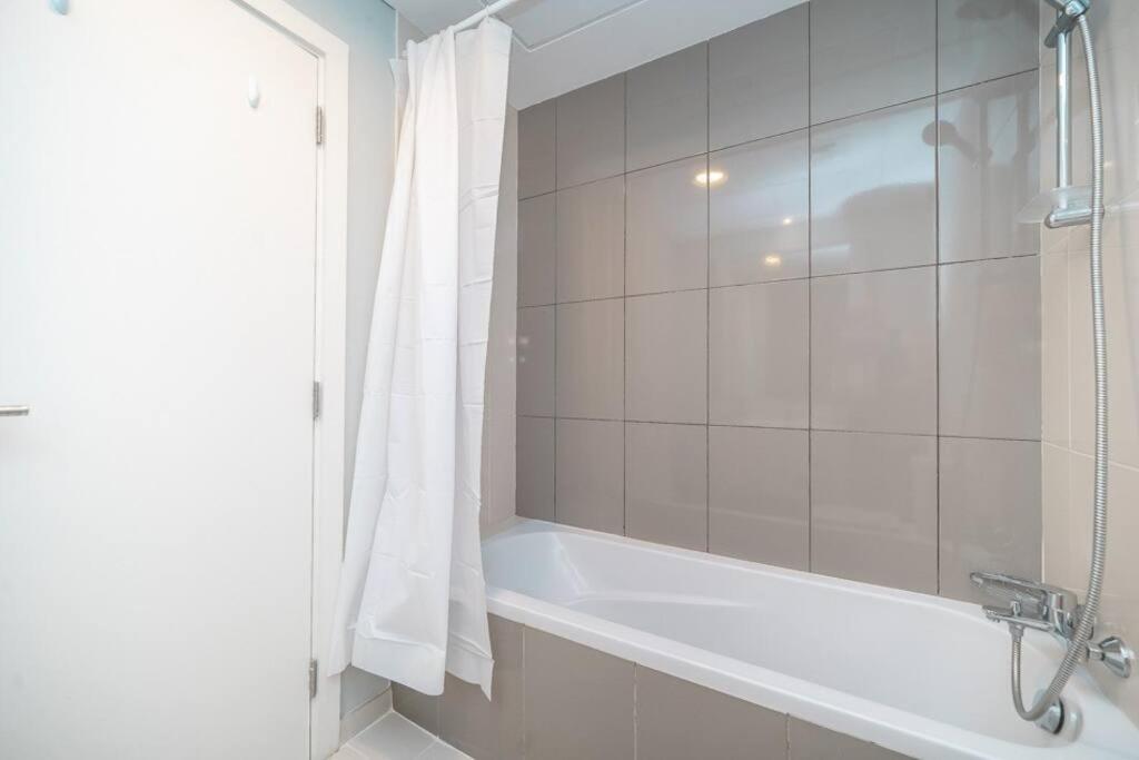 Apartment Stonetree - Furnished In Golf Promenade 3a